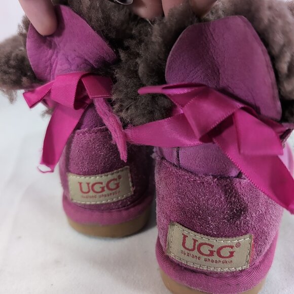 UGG Auzland Sheepskin Pink Boots Booties Girls Youth 9/10 EU 29 Short Bow - Picture 3 of 14